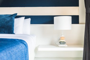 Lamba lüks otel yatak odasında