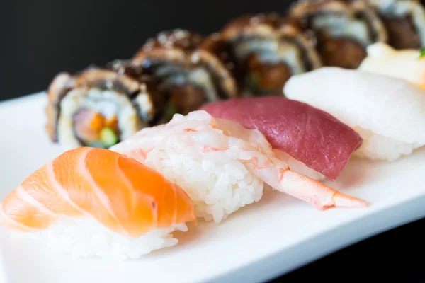 Delicious japanese sushi rolls — Stock Photo, Image