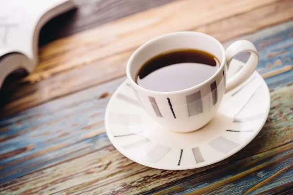 Café preto na taça branca — Fotografia de Stock