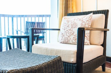 Işık kanepe yastık