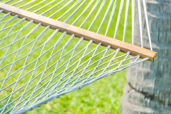 Empty hammock outdoors — Stock Photo, Image