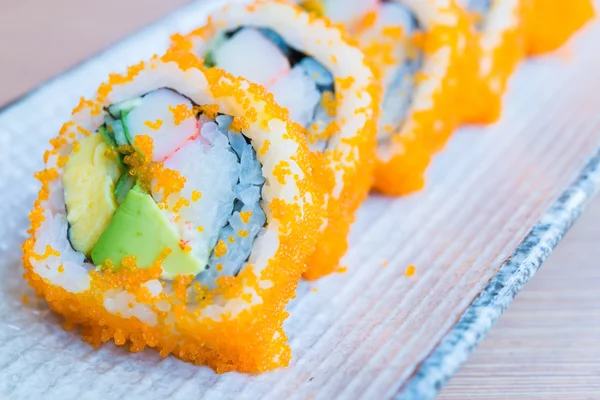 Köstliche japanische Sushi-Rollen — Stockfoto