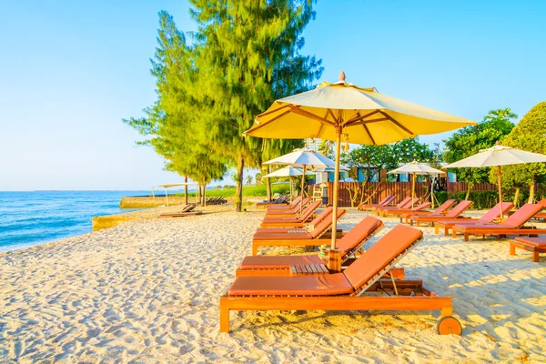 Beach bed with sun flare — Stock Photo, Image