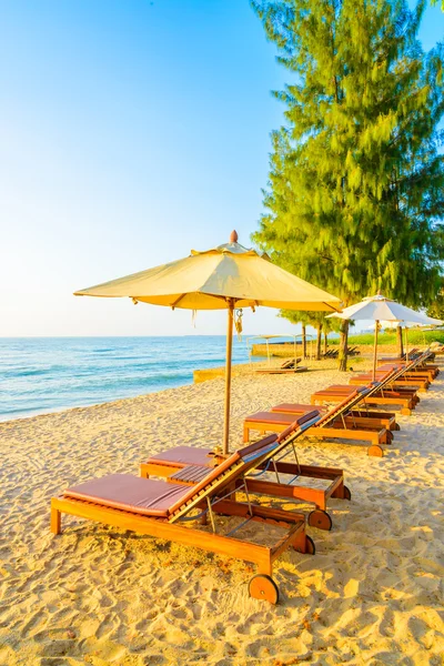 Beach bed with sun flare — Stock Photo, Image
