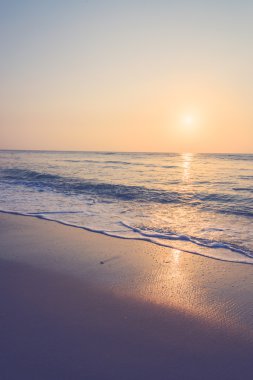 Denizin Üzerinde Gün Doğumu