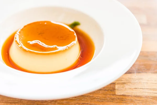 Pudding à la crème au caramel — Photo