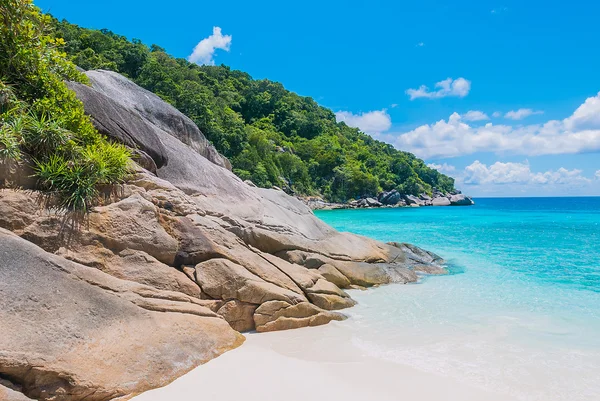 Praia tropical no Mar de Andamão — Fotografia de Stock