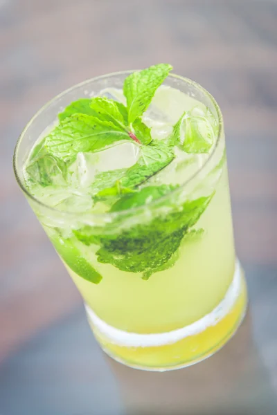 Cocktail al succo di lime Ice Mojito — Foto Stock