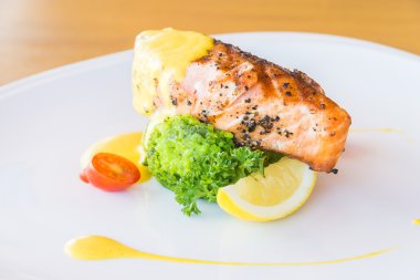 Izgara somon eti biftek