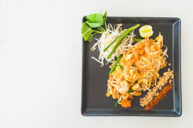 Karides ve sebze ile Tay erişte