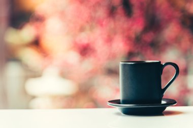 Kahve dükkanında kahve fincanı.