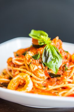 İtalyan spagetti deniz ürünleri