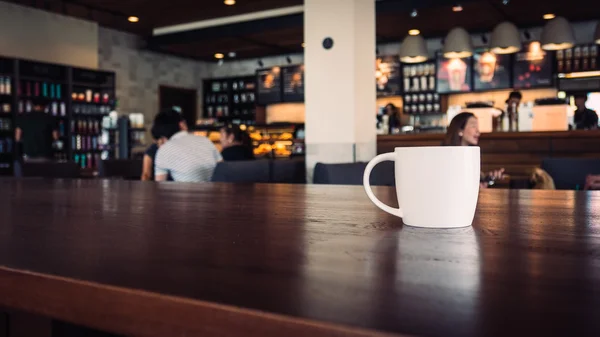 Dükkanda kahve fincanı — Stok fotoğraf