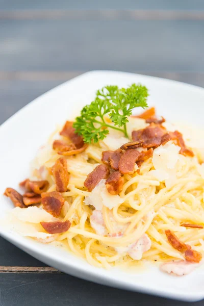 Espaguete Carbonara com molho — Fotografia de Stock