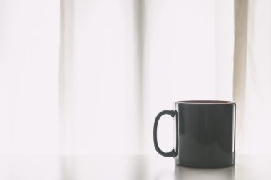 siyah kahve fincanı