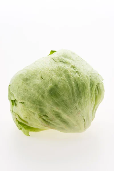Grön färsk sallad vegetabiliska isolerad på vit bakgrund — Stockfoto