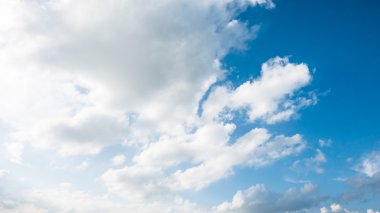 güzel beyaz bulutlar