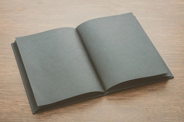 Cuaderno en blanco maqueta hasta — Foto de Stock