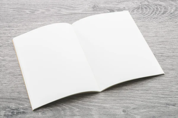 Libro de notas en blanco maqueta — Foto de Stock
