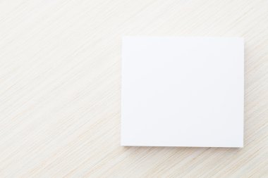 Beyaz kağıt kadar sahte