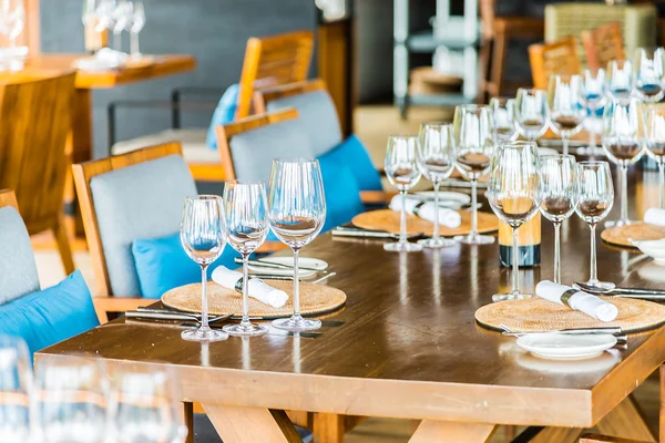 Dining table in restaurant — Stock Photo, Image