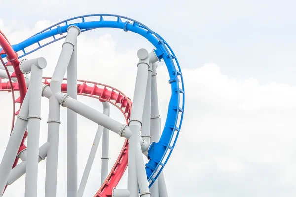 Parque de atracciones de montaña rusa — Foto de Stock