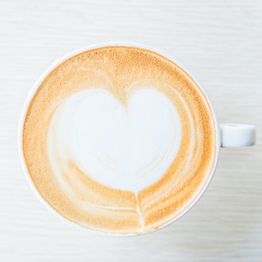 Sıcak latte kahve fincanı