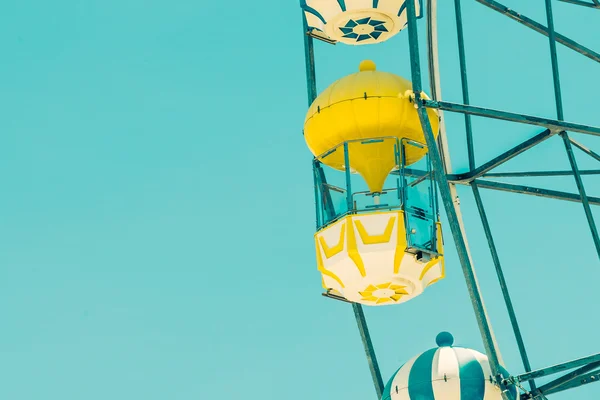 Grande roue dans le parc — Photo