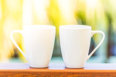 Beyaz kahve bardağı