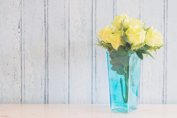 花瓶の花装飾インテリア — ストック写真