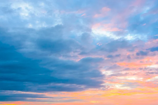 Céu no crepúsculo vezes — Fotografia de Stock