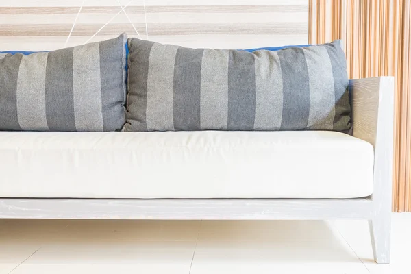 Красивый диван — стоковое фото