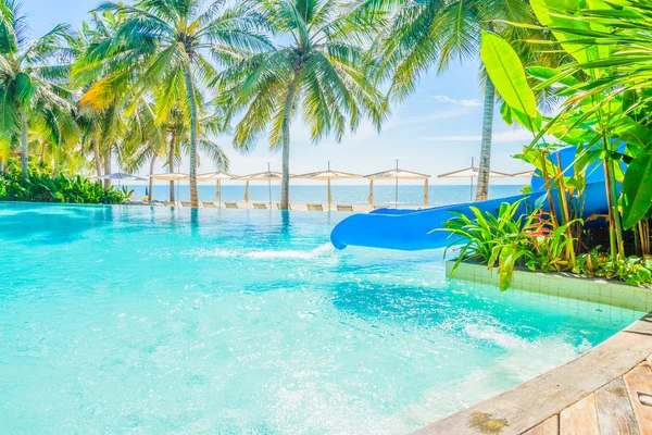 Beautiful Hotel pool — Stock Photo, Image