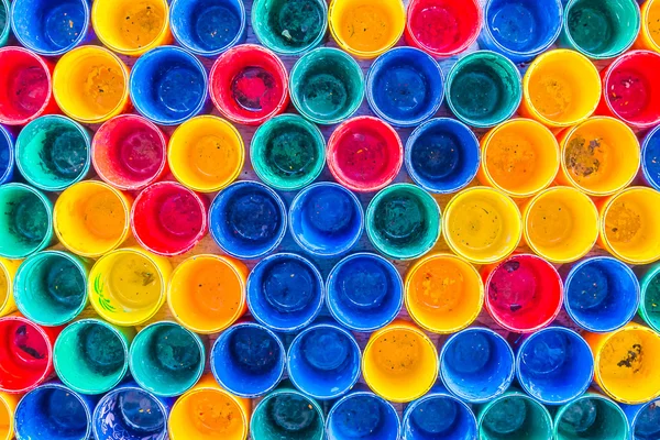 Kleurrijke lege flessen — Stockfoto