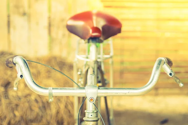 Oude vintage fiets — Stockfoto