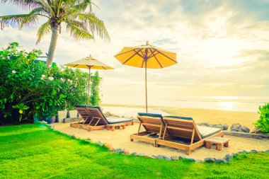 Şemsiye ve lüks sandalye