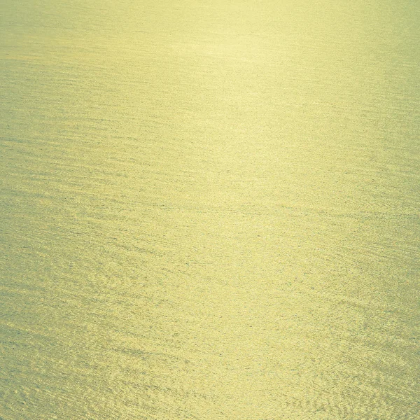 Água do mar com luzes solares — Fotografia de Stock