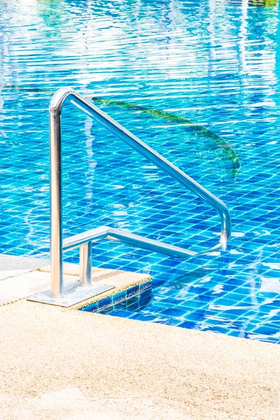 Escadas de piscina — Fotografia de Stock