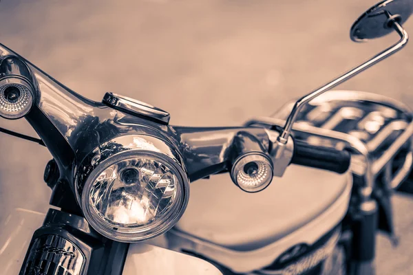 Lámpara de faro en motocicleta — Foto de Stock