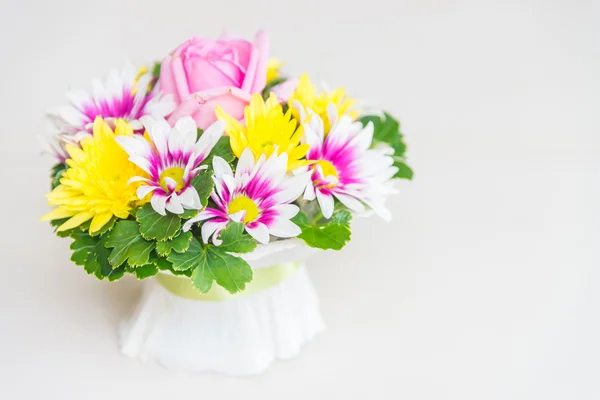 Красочный букет цветов — стоковое фото