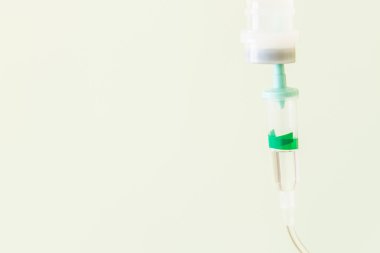 hasta için serum fizyolojik IV damla