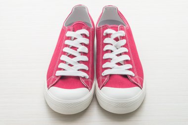 erkek kırmızı ayakkabılar