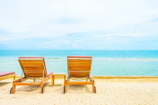 热带海滩上椅子 — 图库照片
