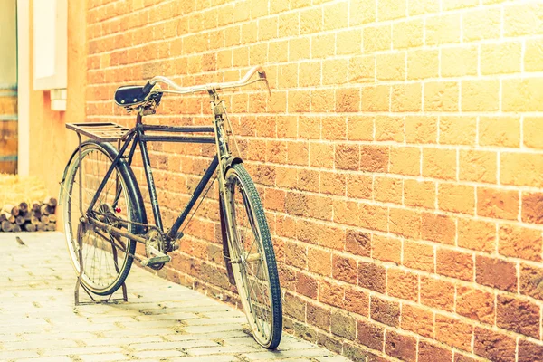 Eski vintage Bisiklet — Stok fotoğraf