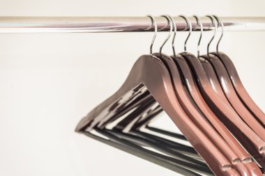 Boş elbise askıları