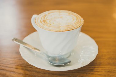 beyaz kahve fincanı