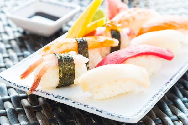 Delicioso sushi nigiri — Fotografia de Stock