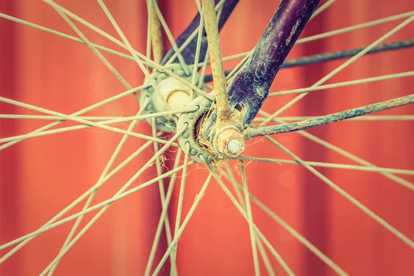 Rueda de bicicleta vieja —  Fotos de Stock