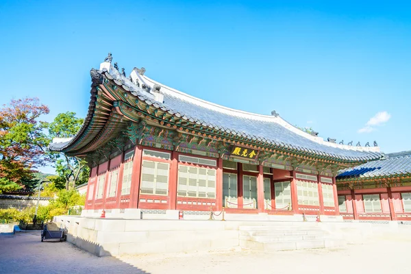 Bela arquitetura no palácio gyeongbokgung — Fotografia de Stock