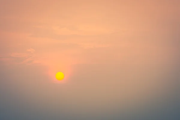 Закат на небе — стоковое фото